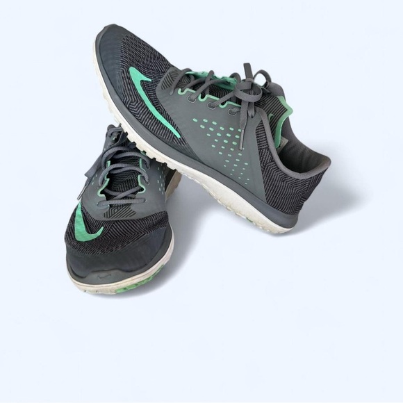 NIKE Lite Run2 Premium “flyknit Style” Grey/Green.
(Sz 11) - Picture 1 of 5